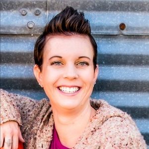 Meet your Posher, Desiree